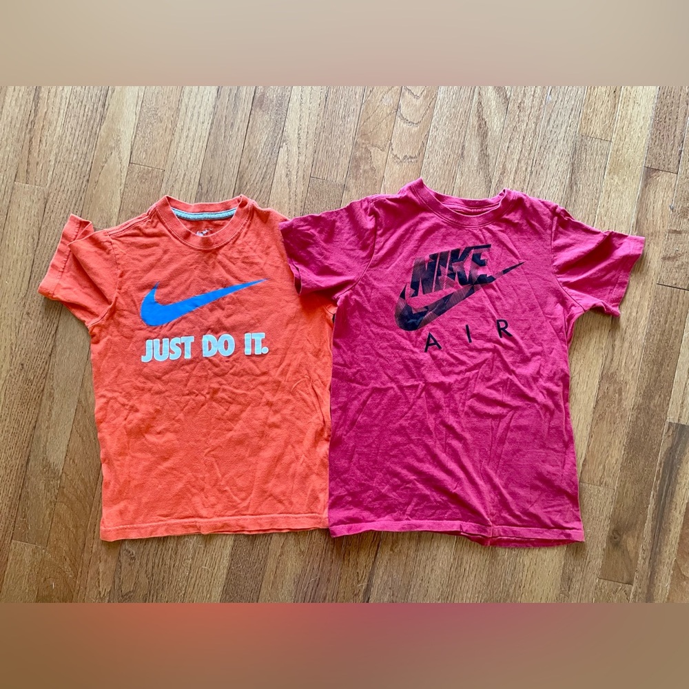 2 Nike T-shirts